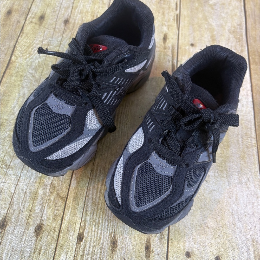 New Balance Kids Sneakers in Black and Gray